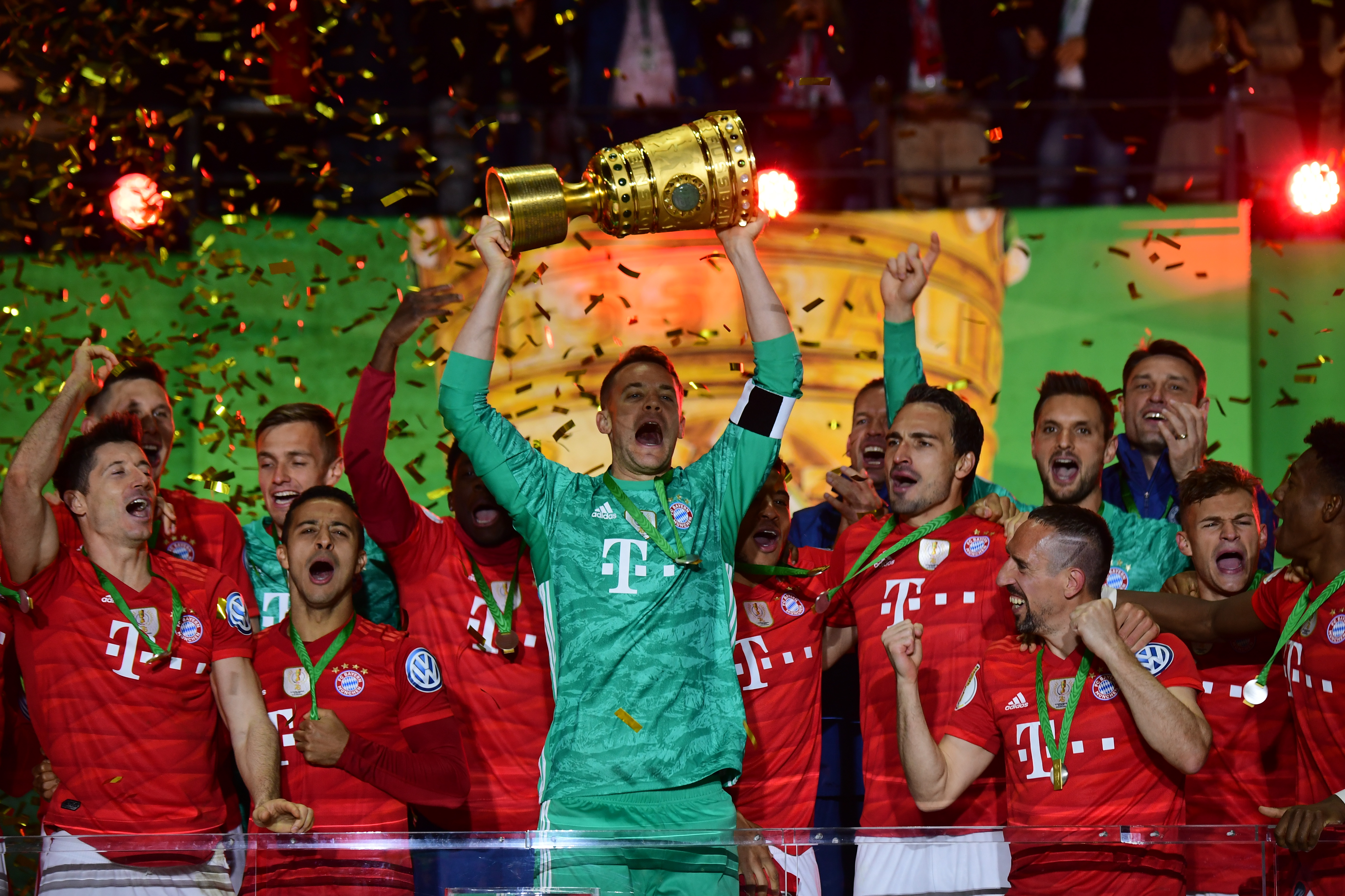 德甲战报：洛孔加破僵，拉尔森扳平，汉堡1-1法兰克福（德甲快讯：洛孔加先拔头筹，拉尔森扳平，汉堡1-1战平法兰克福）