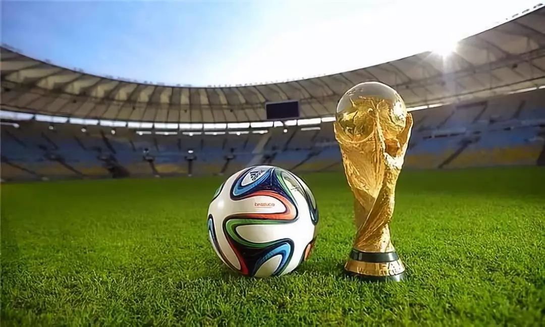 新援上来第一脚就进球（新援登场首次触球即破门）