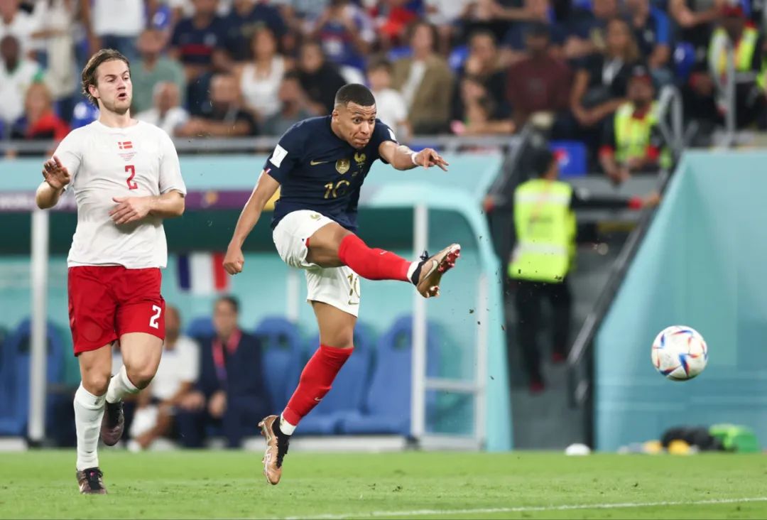 国米大战利物浦，巴萨PK法鹰，参与截图预测今夜欧冠的比分（今夜欧冠：国米VS利物浦，巴萨对阵法鹰，截屏参与比分预测）