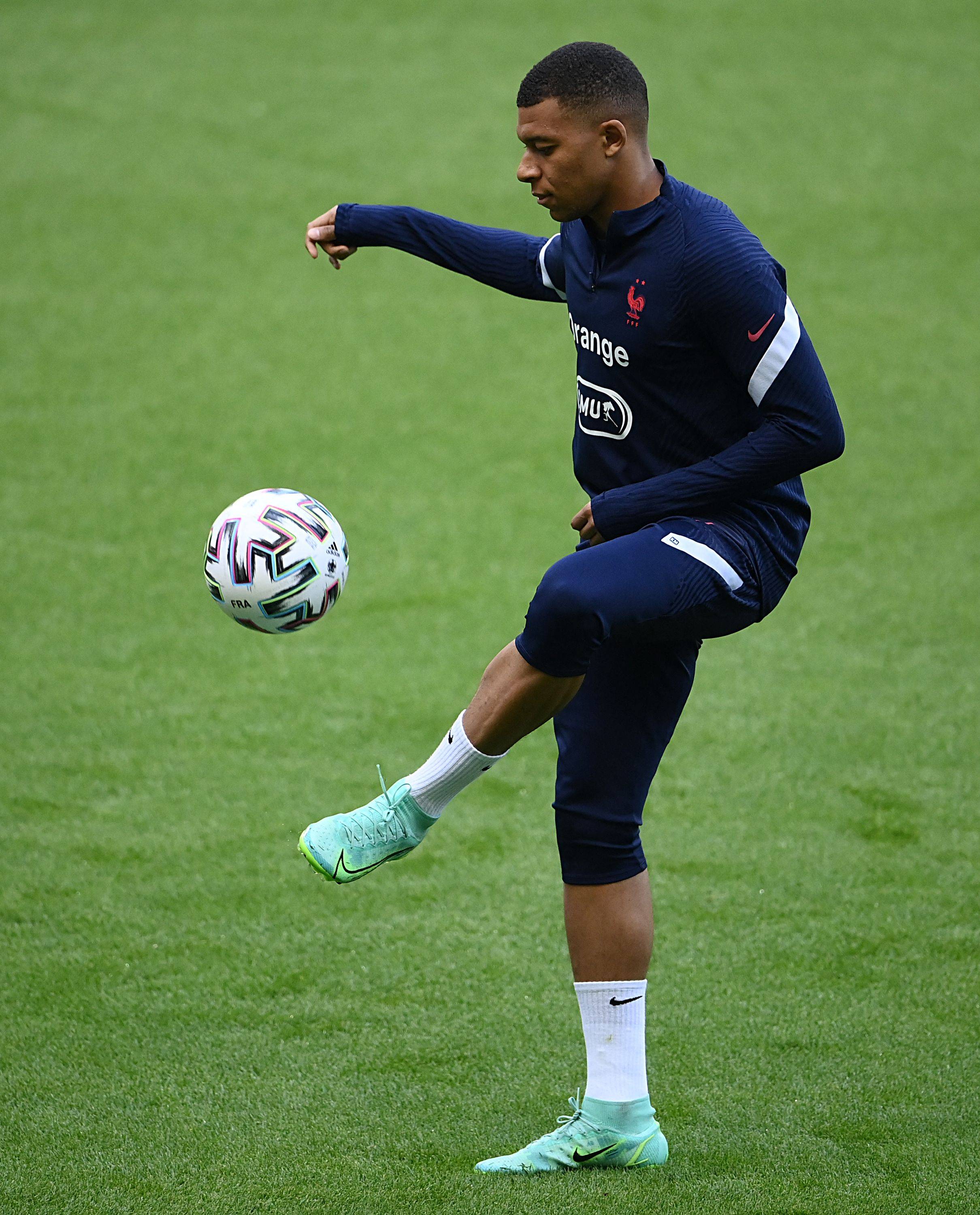 哲科：我们确实踢得很烂，但我们需要球迷支持而不是嘘声（哲科：我们踢得不好我承认，但更需要球迷的支持而非嘘声）