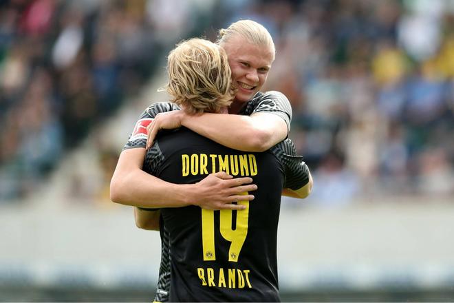 AI导盲眼镜与导盲狗亮相残特奥会，广东盲人门球队获科技助力（AI导盲眼镜与导盲犬同台亮相残特奥会，科技赋能广东盲人门球队）