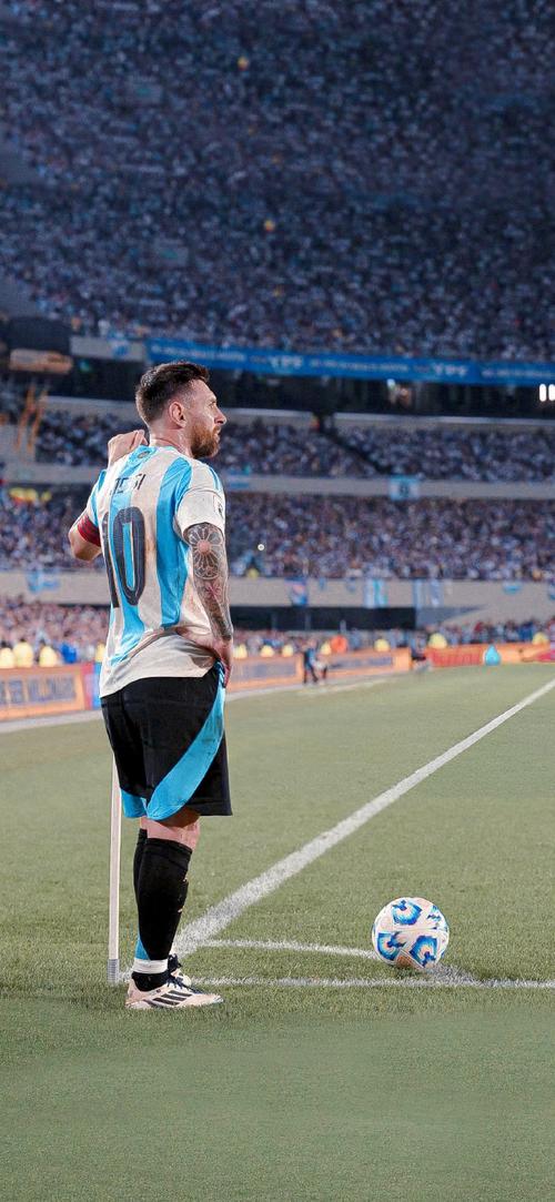 罗马诺：萨拉赫和沙特之间没有任何谈判，他的精力全在利物浦（罗马诺：萨拉赫与沙特无谈判，全部心思放在利物浦）