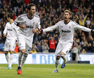 斯玛特谈詹姆斯复出：他球商极高，所有人因为他在场受益匪浅（斯玛特谈詹姆斯回归：顶级球商加持，全队受益良多）