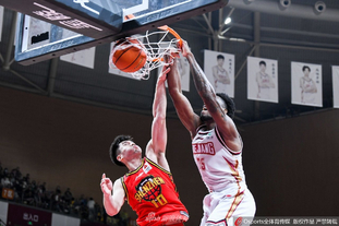 迈克·布朗谈哈特：他让我想到了伊戈达拉，懂球就知道他多厉害（迈克·布朗评哈特：让我想起伊戈达拉，内行都懂他的强大）