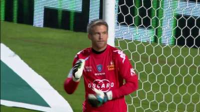 乔纳森-戴维：我可以踢任何位置；一直在训练后进行加练（乔纳森-戴维：位置不设限，训练后我总会加练）