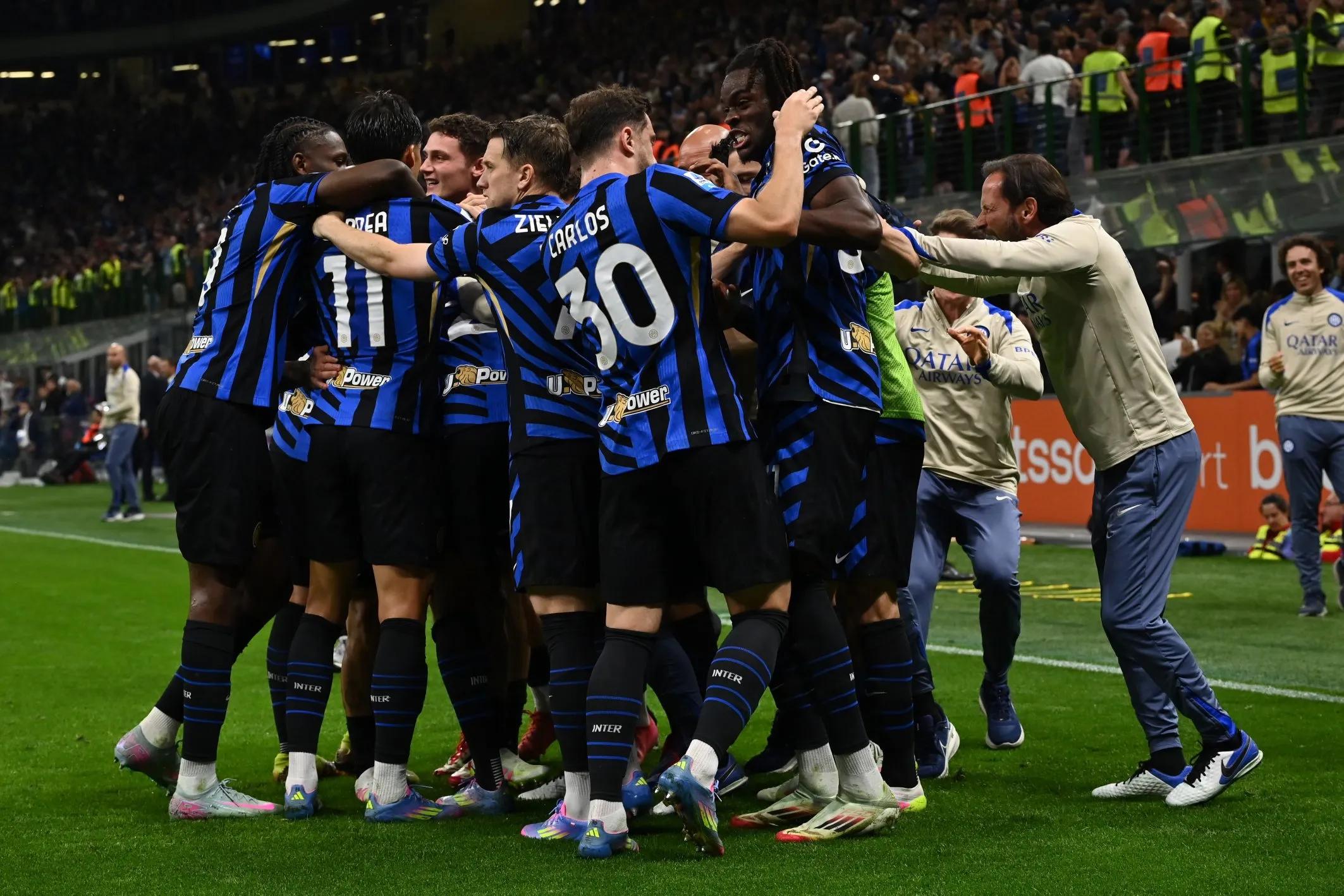 命中注定，狼队新援沃尔费手臂上有一个狼的文身（缘分十足，狼队新援沃尔费手臂竟刻着狼纹身）